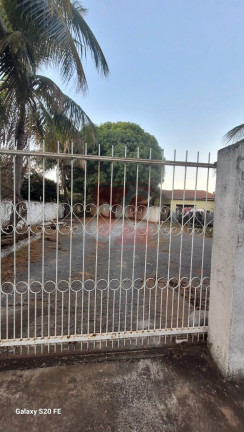 Casa com 3 Quartos para Alugar,  em Centro - Sorriso