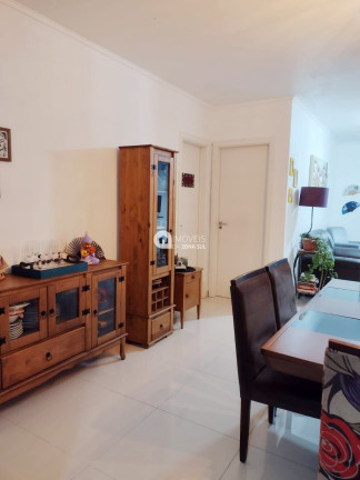 Imagem Casa com 2 Quartos à Venda, 76 m²