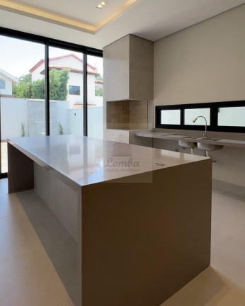 Imagem Casa com 3 Quartos à Venda, 225 m² em Jardim Imperial - Cuiabá