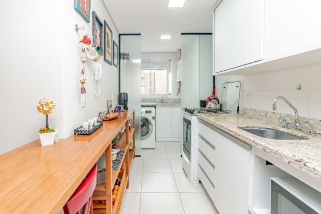 Imagem Imóvel com 2 Quartos à Venda, 67 m² em Petrópolis - Porto Alegre