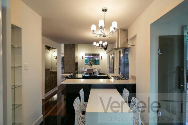 Imagem Casa com 4 Quartos para Temporada, 1.000 m² em Centro - Balneário Camboriú Imagem Casa com 4 Quartos para Temporada, 1.000 m² em Centro - Balneário Camboriú