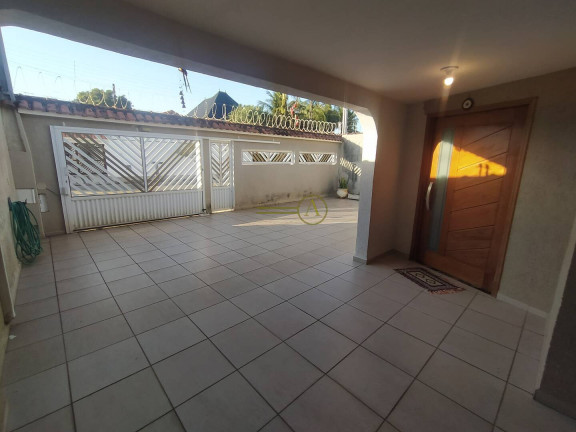 Casa com 4 Quartos à Venda, 260 m² em Balneário Stella Maris - Peruíbe