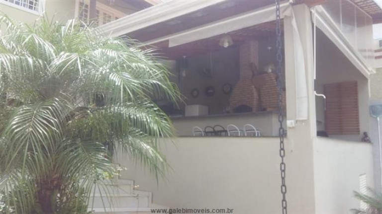 Imagem Casa com 4 Quartos à Venda, 320 m² em Vila Petrópolis - Atibaia Imagem Casa com 4 Quartos à Venda, 320 m² em Vila Petrópolis - Atibaia