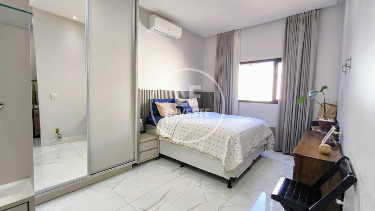 Imagem Casa com 3 Quartos à Venda, 300 m² em Residencial Brisas Da Mata - Goiânia Imagem Casa com 3 Quartos à Venda, 300 m² em Residencial Brisas Da Mata - Goiânia