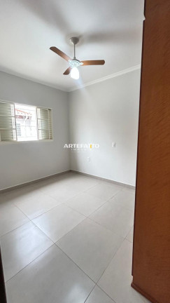 Imagem Casa com 4 Quartos à Venda, 300 m²