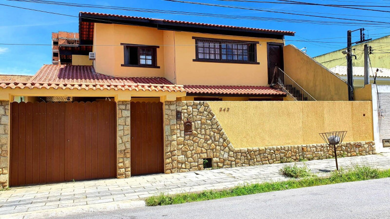 Casa com 5 Quartos à Venda,  em Alphaville - Campos Dos Goytacazes