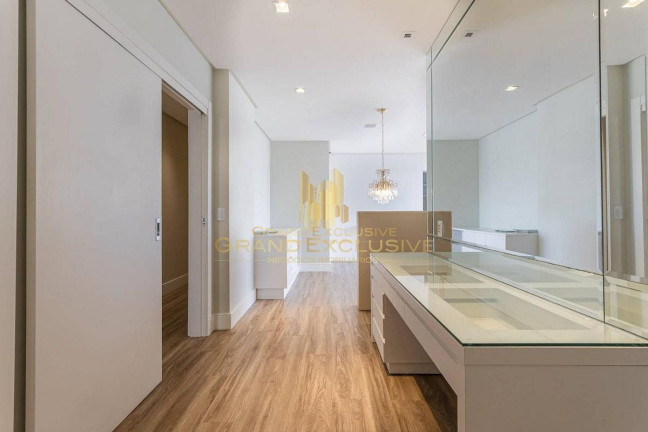 Imagem Apartamento com 3 Quartos à Venda, 237 m² em Centro - Balneário Camboriú Imagem Apartamento com 3 Quartos à Venda, 237 m² em Centro - Balneário Camboriú