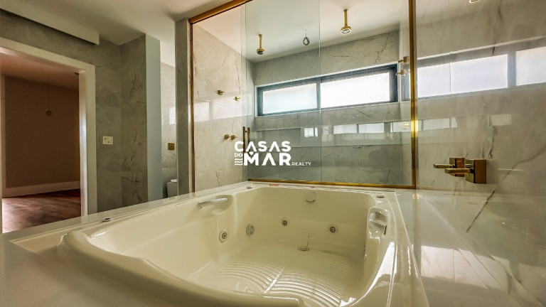 Imagem Casa com 5 Quartos à Venda, 860 m² em Barra Da Tijuca - Rio De Janeiro Imagem Casa com 5 Quartos à Venda, 860 m² em Barra Da Tijuca - Rio De Janeiro