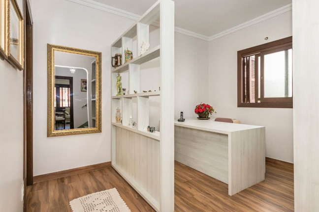 Imagem Casa com 4 Quartos à Venda, 243 m² em Partenon - Porto Alegre