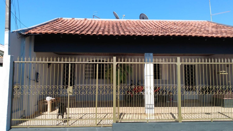 Casa com 3 Quartos à Venda, 148 m² em Conjunto Café - Londrina