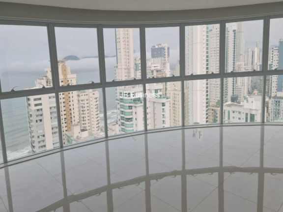 Imagem Imóvel com 4 Quartos à Venda, 131 m² em Centro - Balneário Camboriú