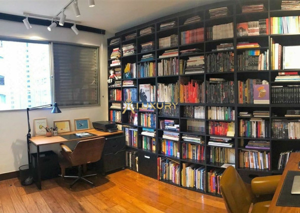 Imagem Imóvel com 4 Quartos à Venda, 135 m² em Lourdes - Belo Horizonte
