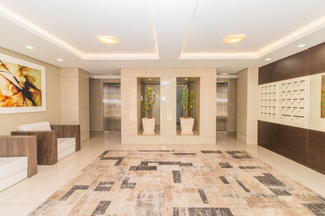 Imagem Imóvel com 3 Quartos à Venda, 102 m² em Menino Deus - Porto Alegre Imagem Imóvel com 3 Quartos à Venda, 102 m² em Menino Deus - Porto Alegre