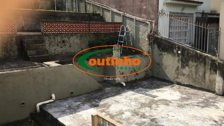 Imagem Casa com 4 Quartos à Venda, 575 m² em Grajaú - Rio De Janeiro Imagem Casa com 4 Quartos à Venda, 575 m² em Grajaú - Rio De Janeiro