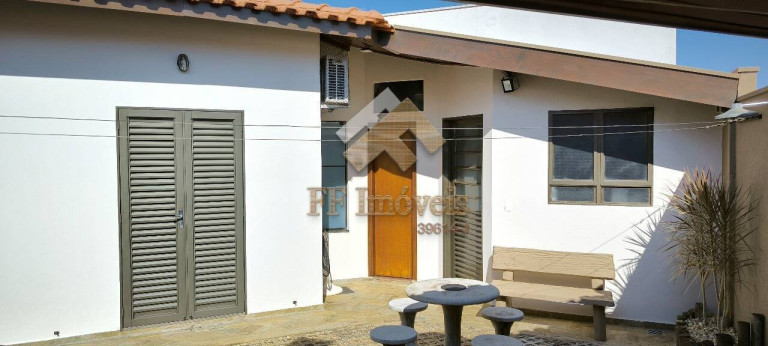Imagem Casa com 3 Quartos à Venda, 250 m² em São Carlos