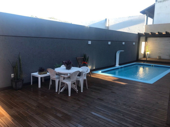 Imagem Casa com 5 Quartos à Venda, 450 m² em São João Do Rio Vermelho - Florianópolis
