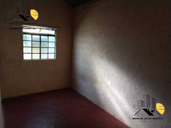 Imagem Casa com 3 Quartos à Venda, 300 m² em Segismundo Pereira - Uberlândia