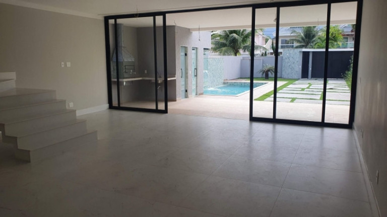 Imagem Casa com 6 Quartos à Venda, 380 m² em Barra Da Tijuca - Rio De Janeiro Imagem Casa com 6 Quartos à Venda, 380 m² em Barra Da Tijuca - Rio De Janeiro