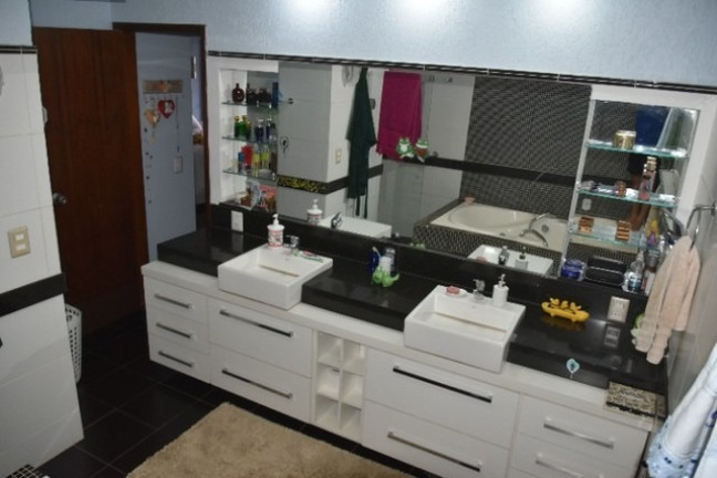 Imagem Imóvel com 7 Quartos à Venda, 457 m² em Asa Sul - Brasília Imagem Imóvel com 7 Quartos à Venda, 457 m² em Asa Sul - Brasília
