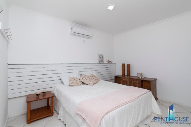 Imagem Casa com 6 Quartos à Venda, 805 m² em Centro - Bombinhas Imagem Casa com 6 Quartos à Venda, 805 m² em Centro - Bombinhas