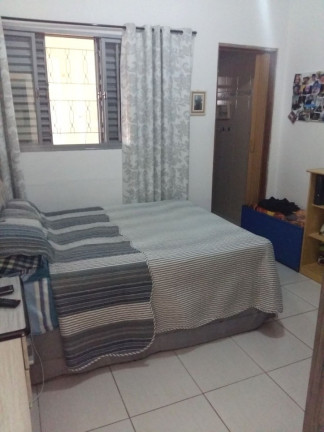 Imagem Casa com 2 Quartos à Venda, em Centro - Jacareí Imagem Casa com 2 Quartos à Venda, em Centro - Jacareí