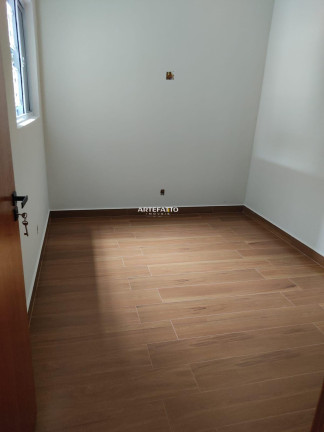Imagem Casa com 2 Quartos à Venda, 75 m²