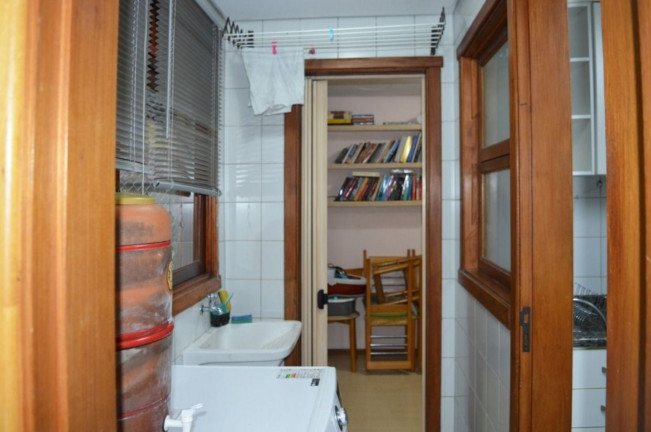 Imagem Imóvel com 3 Quartos à Venda, 98 m² em Cristal - Porto Alegre Imagem Imóvel com 3 Quartos à Venda, 98 m² em Cristal - Porto Alegre