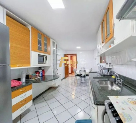 Imagem Imóvel com 4 Quartos à Venda, 330 m² em Praia Da Costa - Vila Velha Imagem Imóvel com 4 Quartos à Venda, 330 m² em Praia Da Costa - Vila Velha