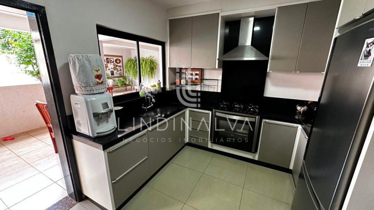 Imagem Casa com 4 Quartos à Venda, 358 m² em Polo Centro - Foz Do Iguacu Imagem Casa com 4 Quartos à Venda, 358 m² em Polo Centro - Foz Do Iguacu