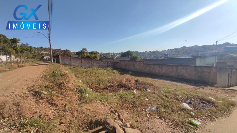 Imagem Terreno à Venda, 360 m² em Novo Retiro - Esmeraldas Imagem Terreno à Venda, 360 m² em Novo Retiro - Esmeraldas