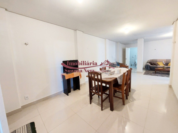 Casa com 6 Quartos à Venda,  em Ponta Negra - Natal