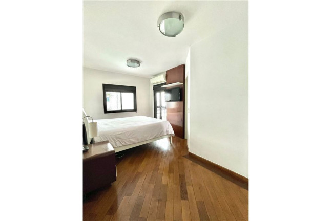 Imagem Imóvel com 4 Quartos à Venda, em Aclimação - São Paulo Imagem Imóvel com 4 Quartos à Venda, em Aclimação - São Paulo