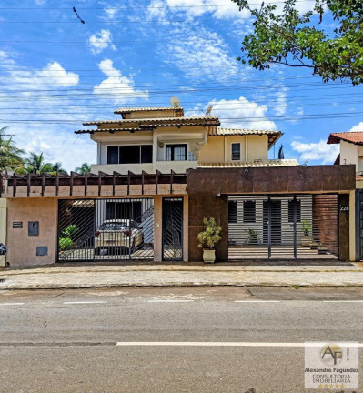 Casa com 4 Quartos à Venda, 420 m² em Setor Jaó - Goiânia
