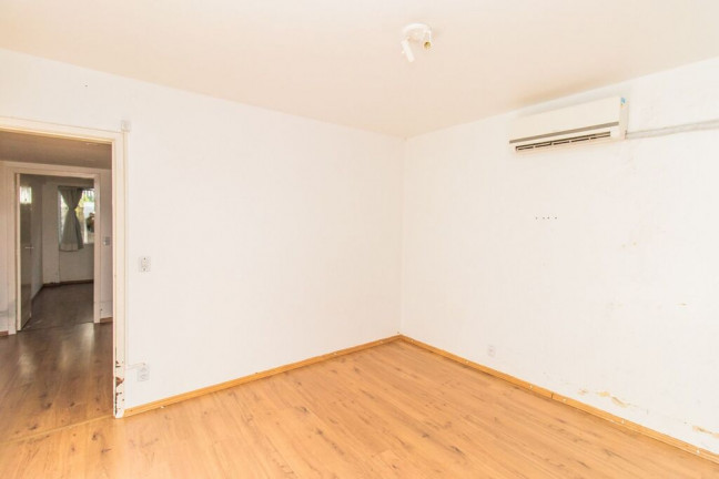 Imagem Casa com 9 Quartos à Venda, 316 m² em Três Figueiras - Porto Alegre Imagem Casa com 9 Quartos à Venda, 316 m² em Três Figueiras - Porto Alegre