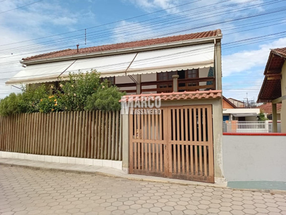 Casa com 3 Quartos à Venda, 140 m² em Centro - Balneário Barra Do Sul
