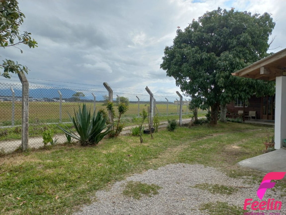Imagem Casa com 3 Quartos à Venda, 250 m² em Carianos - Florianópolis