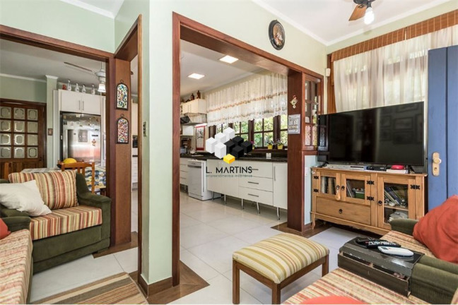 Imagem Casa com 4 Quartos à Venda, 525 m² em Jardim Sabará - Porto Alegre Imagem Casa com 4 Quartos à Venda, 525 m² em Jardim Sabará - Porto Alegre