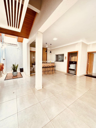 Imagem Casa com 3 Quartos à Venda, 200 m²