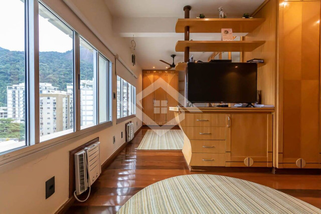 Imagem Apartamento com 4 Quartos à Venda, 563 m² em Lagoa - Rio De Janeiro Imagem Apartamento com 4 Quartos à Venda, 563 m² em Lagoa - Rio De Janeiro