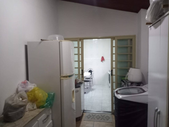 Imagem Casa com 4 Quartos à Venda, 250 m² em Taubaté