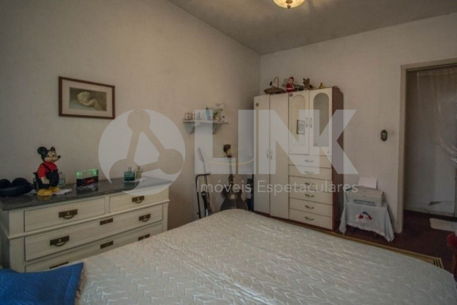 Imagem Casa com 3 Quartos à Venda, 251 m² em Jardim Itu - Porto Alegre Imagem Casa com 3 Quartos à Venda, 251 m² em Jardim Itu - Porto Alegre