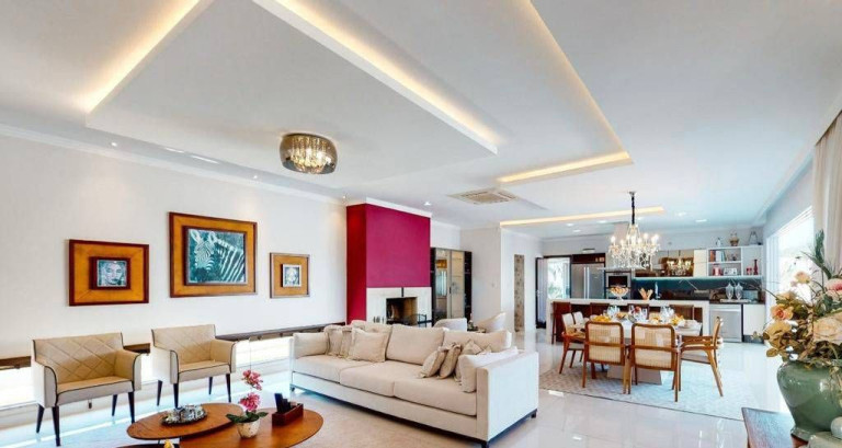 Casa com 3 Quartos à Venda, 769 m² em Santa Regina - Camboriú