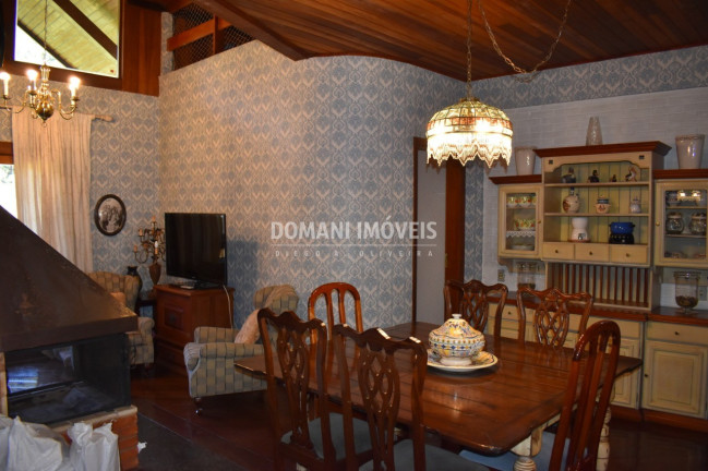 Imagem Imóvel com 4 Quartos à Venda, 162 m² em Região De Capivari - Campos Do Jordão Imagem Imóvel com 4 Quartos à Venda, 162 m² em Região De Capivari - Campos Do Jordão