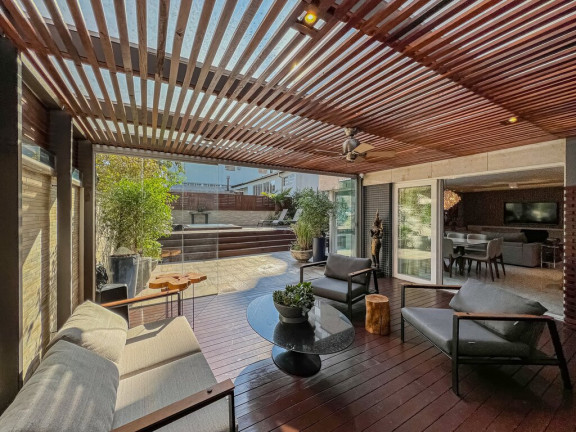 Imagem Imóvel com 3 Quartos à Venda,  em Petrópolis - Porto Alegre