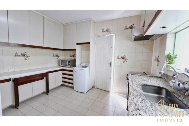 Imagem Casa com 3 Quartos à Venda, 177 m² em Vila Nova Conceição - São Paulo Imagem Casa com 3 Quartos à Venda, 177 m² em Vila Nova Conceição - São Paulo