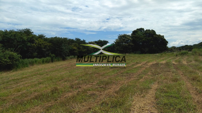 Imagem Chácara à Venda, 2 m² em Centro - Uberlândia Imagem Chácara à Venda, 2 m² em Centro - Uberlândia