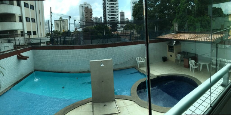 Imagem Imóvel com 5 Quartos à Venda, 240 m² em Batista Campos - Belém