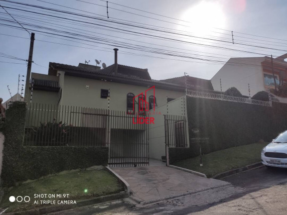 Casa com 4 Quartos à Venda, 320 m² em Curitiba