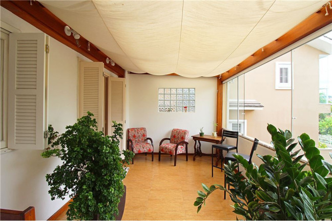Imagem Casa com 3 Quartos à Venda, 198 m² em Medianeira - Porto Alegre Imagem Casa com 3 Quartos à Venda, 198 m² em Medianeira - Porto Alegre