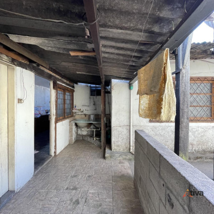 Imagem Casa com 4 Quartos à Venda, 175 m²